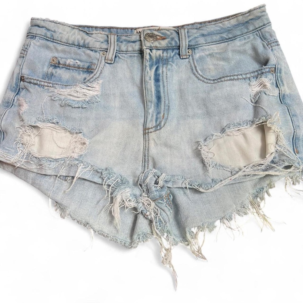 Garage Light Wash Distressed Denim Shorts in Size 7 Y2K Grunge Festival Beach